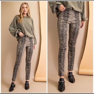 The BREENA Hacci Knit Tunic